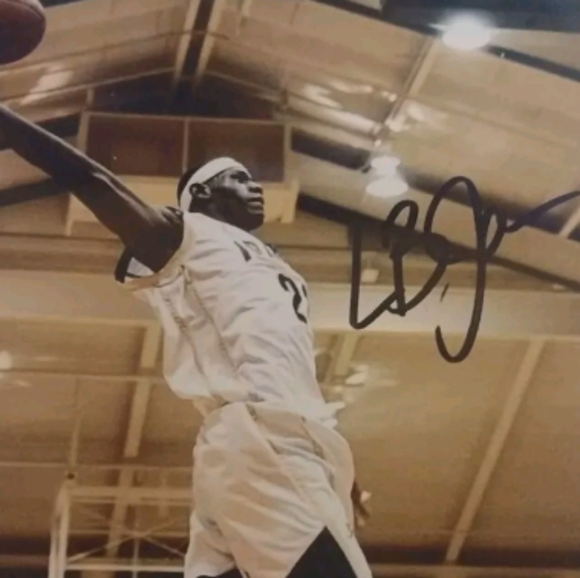 BRAND NEW! LEBRON JAMES HS IRISH☘️ULTRA GLOSSY 8.5x11 BASKETBALL REPRINT POSTER! - Picture 5 of 8